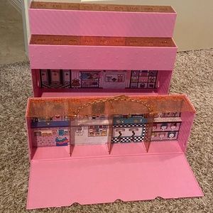 LOL Surprise Doll Stand & Carrying Case